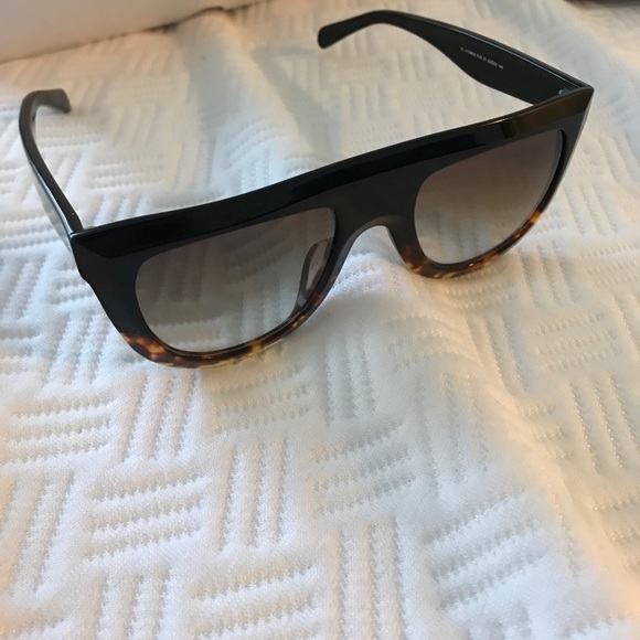 Celine Andrea Sunglasses in Black Tortoise CL41398 - Picture 7 of 8