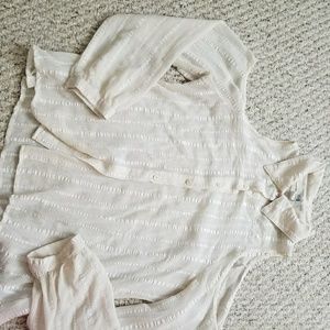 Shoulderness See-through collared blouse