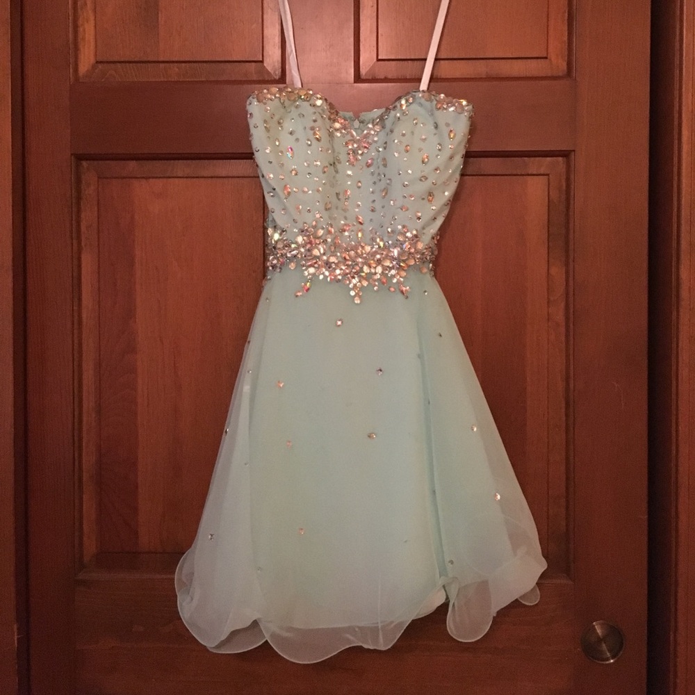 Short homecoming dress mint green Mori lee