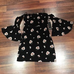 Forever 21 off the shoulder floral dress NWT
