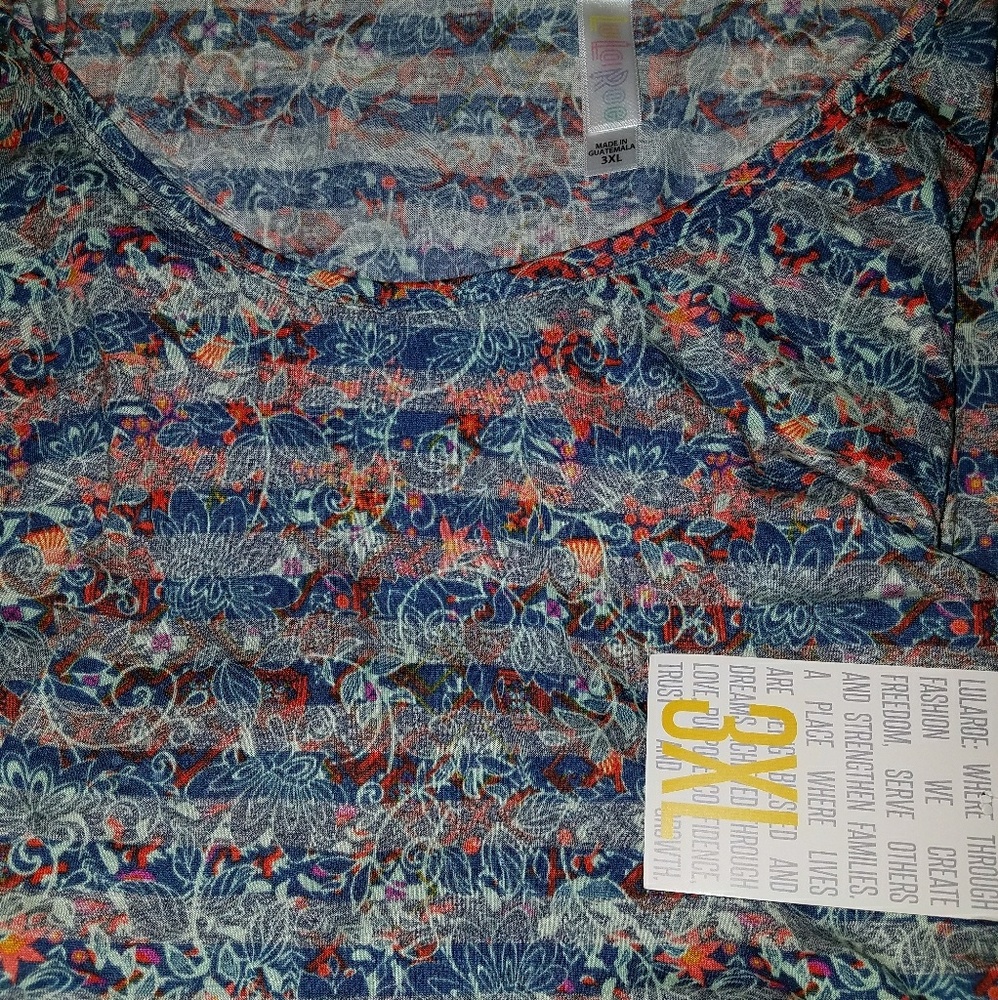 BNWT 3XL LULAROE CLASSIC TEE