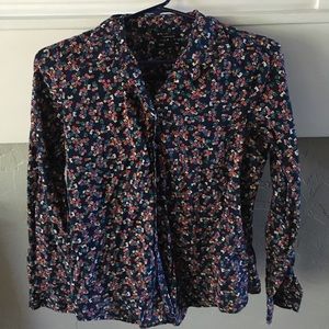 Gap button up boyfriend fit floral blouse