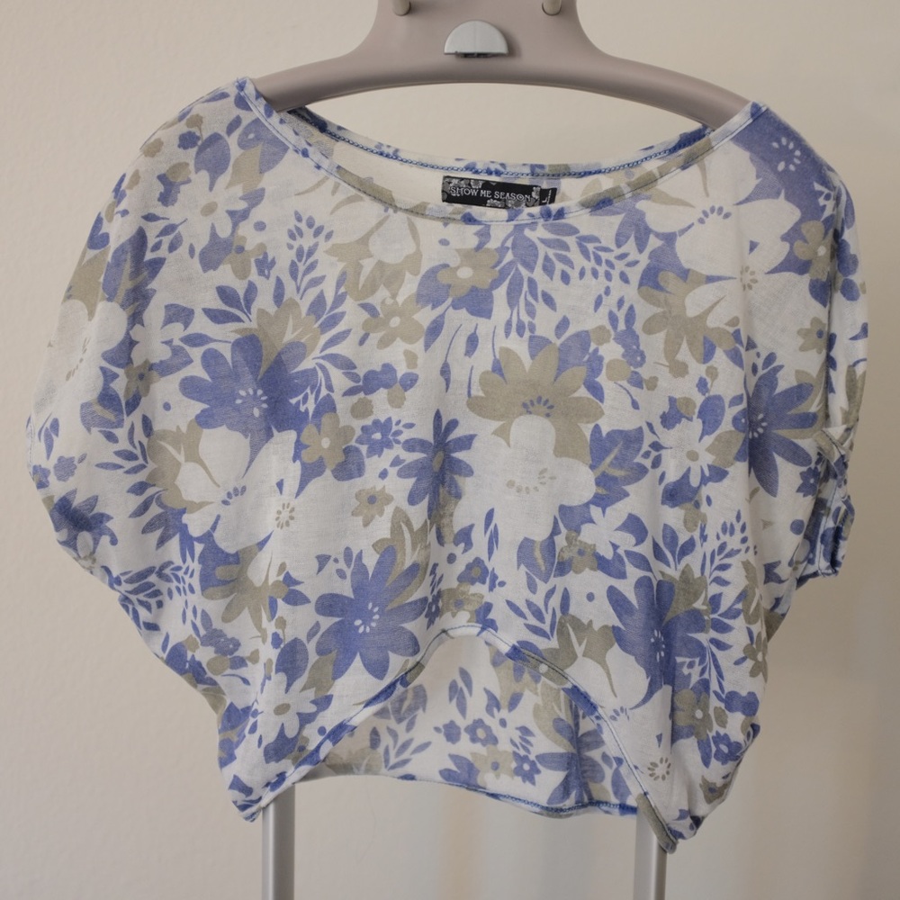 Grey and blue crop top