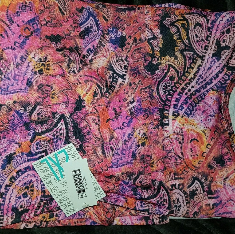 BNWT 2XL PAISLEY LULAROE IRMA