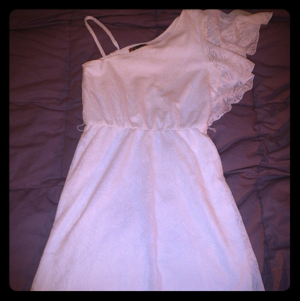 🌸Junior's small Asymmetrical, white dress