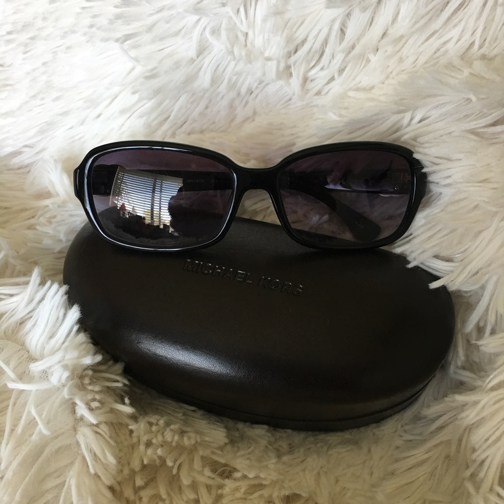🔥FLASH SALE🔥Michael Kors Black Sunglasses