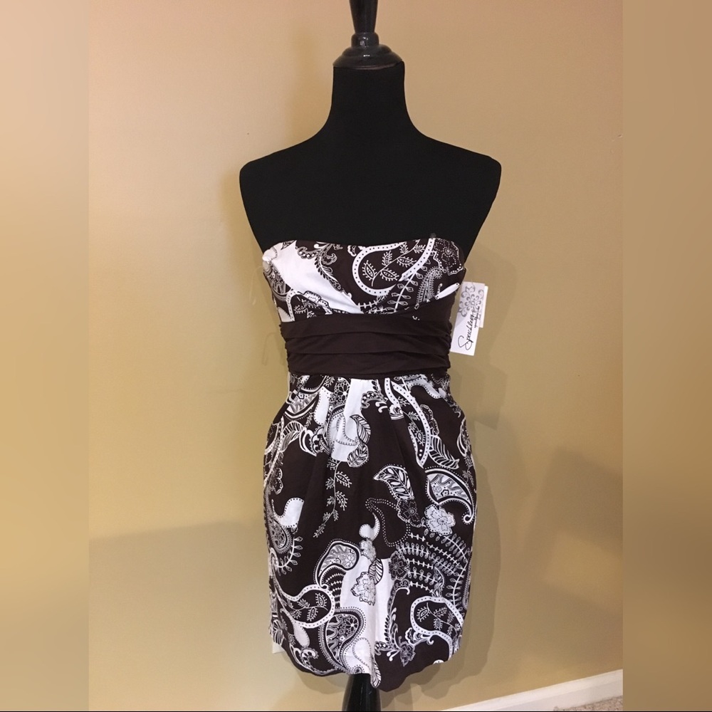 Speechless Strapless floral dress with pockets NWT