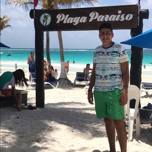 Meet your Posher, Luis