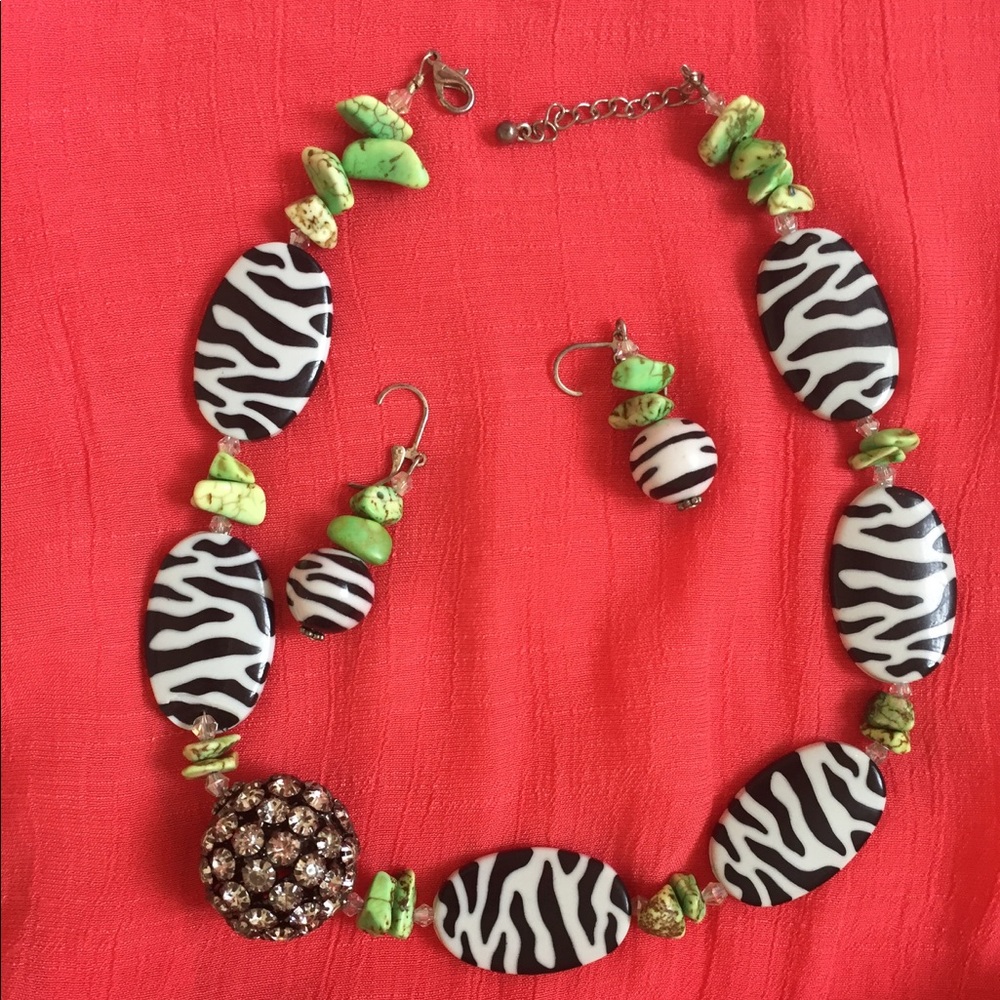 Wow Necklace Earrings Set