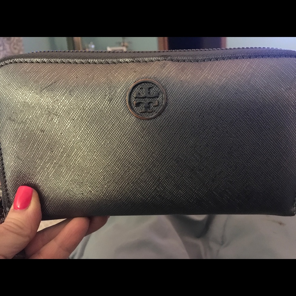 Tory Burch Robinson Zip Continental Wallet