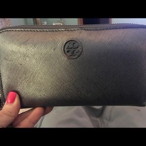 Tory Burch Robinson Zip Continental Wallet