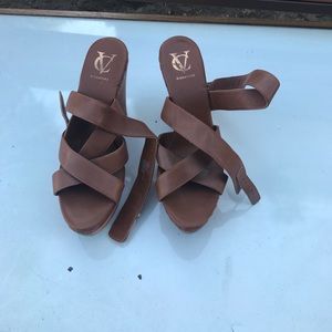 Brown VC wedges