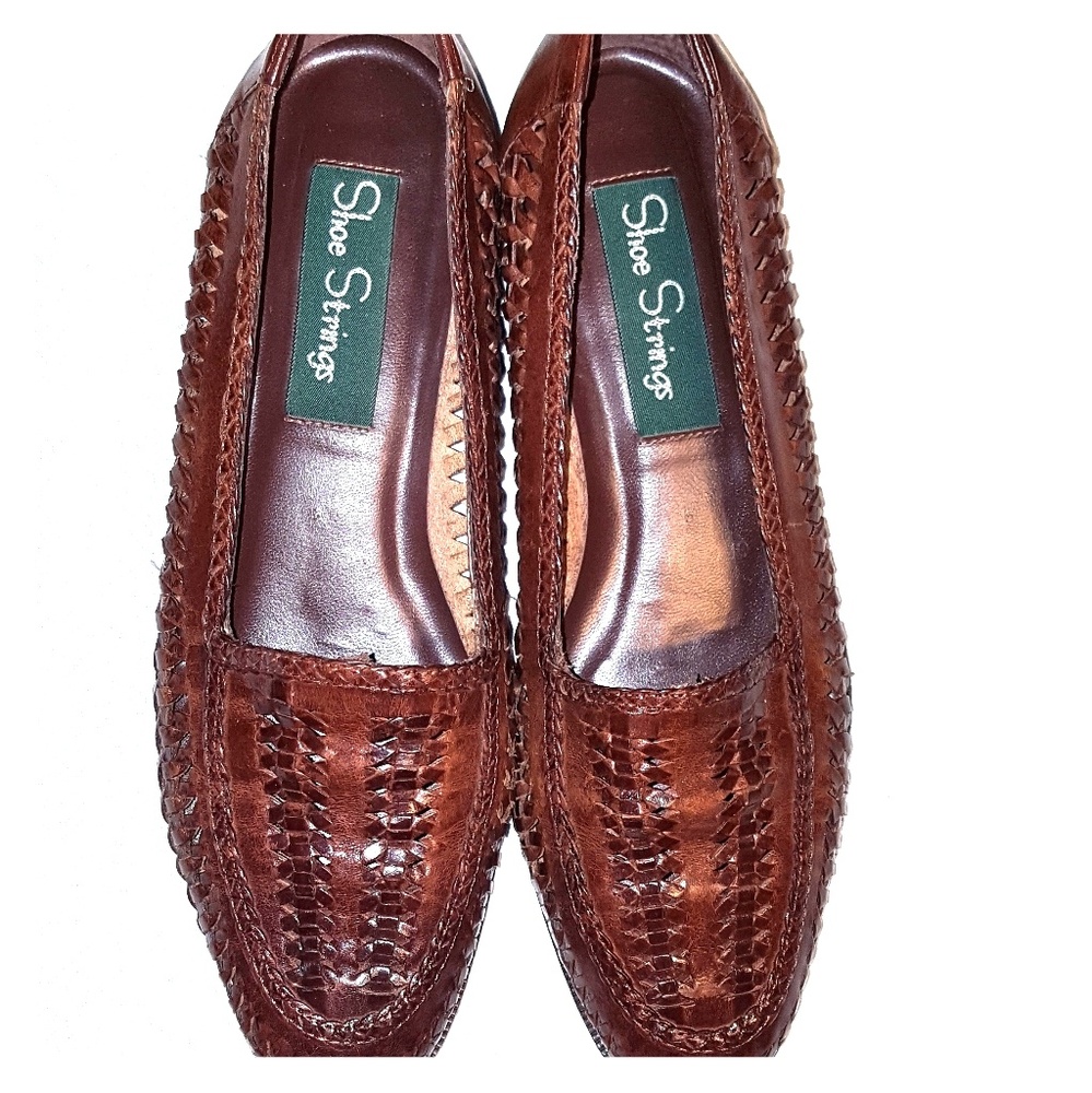 Gently used basket weave Shoe String shoes.