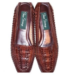 Gently used basket weave Shoe String shoes.