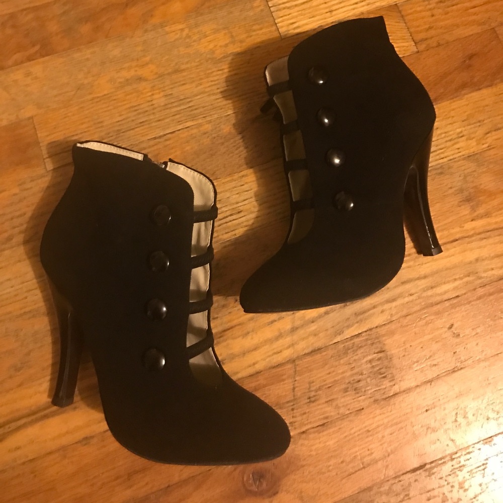 Mojo Moxy Suede Booties - 6.5