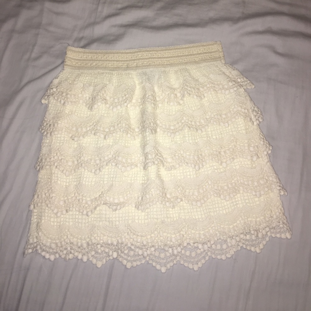 3/$15 Lace skirt EUC