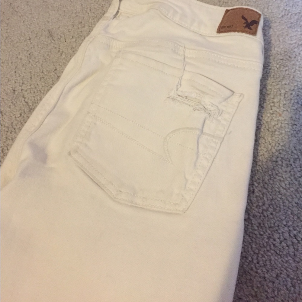 White cropped jeans