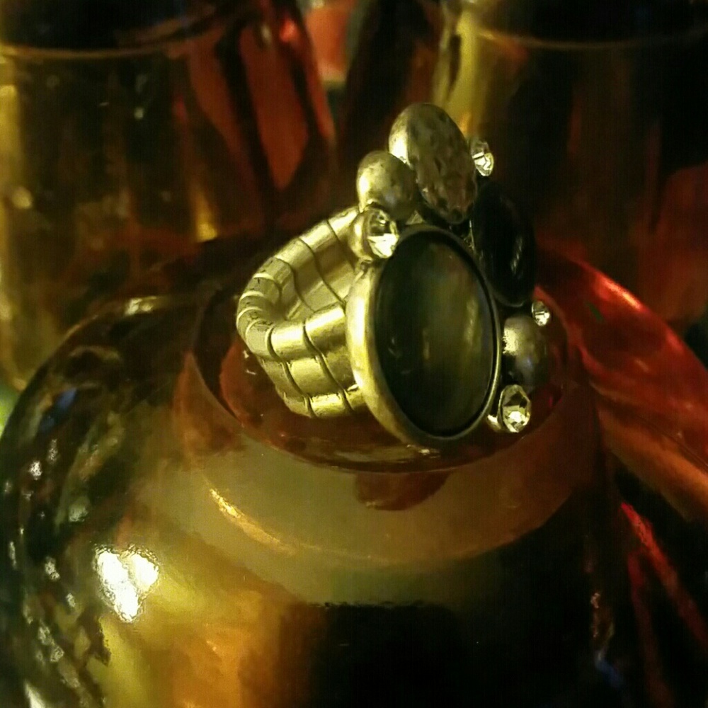 Silver fashion ring with grey &rhinestones accents