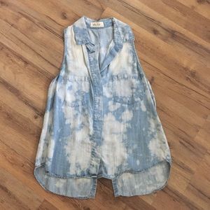 Bella Dahl Sleeveless Button Up Denim Shirt