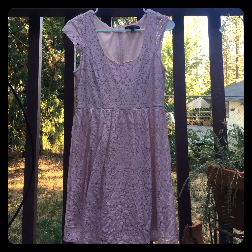 CLEAR OUT SALE Heart and Soul pink lace dress