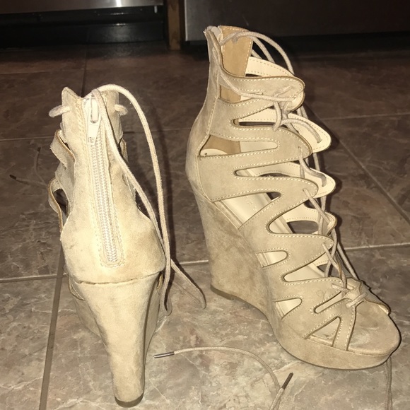Size 6.5 platform wedge - Picture 1 of 1