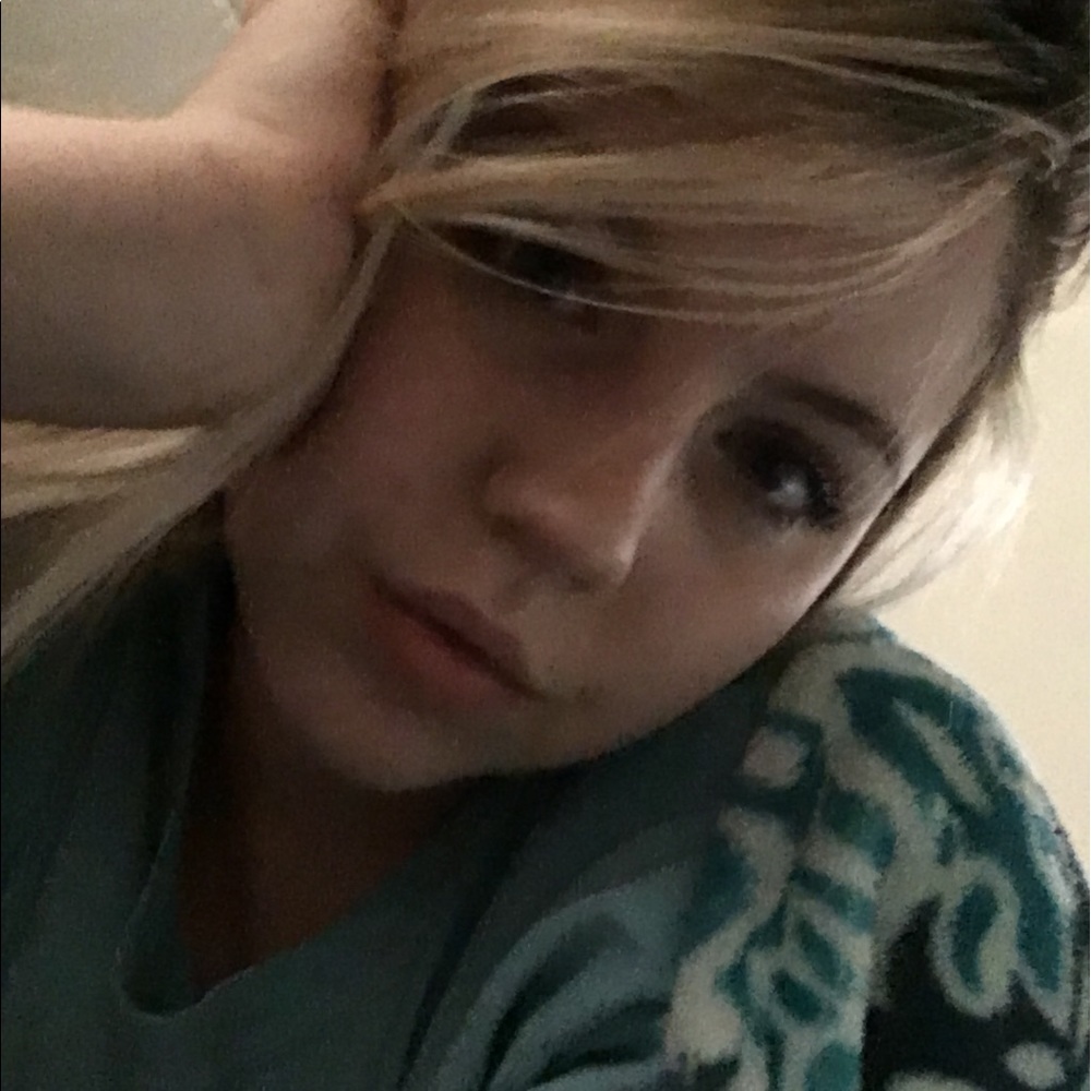 Meet your Posher, Devyn