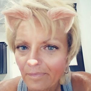 Meet your Posher, Donna-john