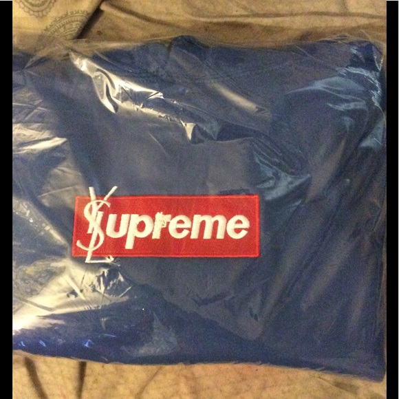 Supreme - Picture 2 of 5