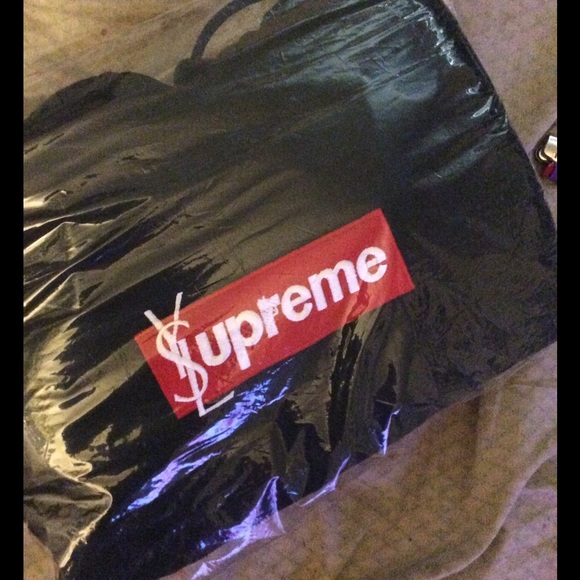 Supreme - Picture 3 of 5