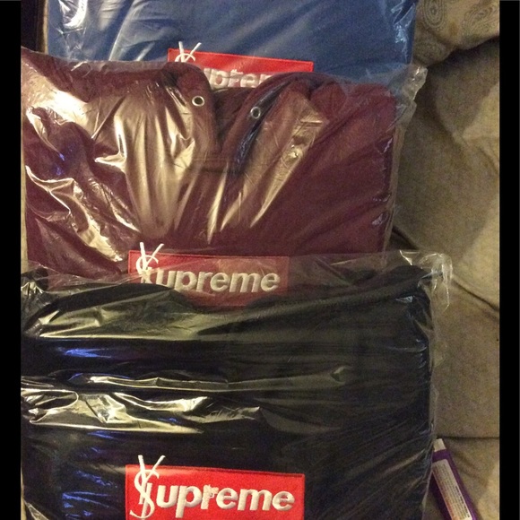 Supreme - Picture 5 of 5