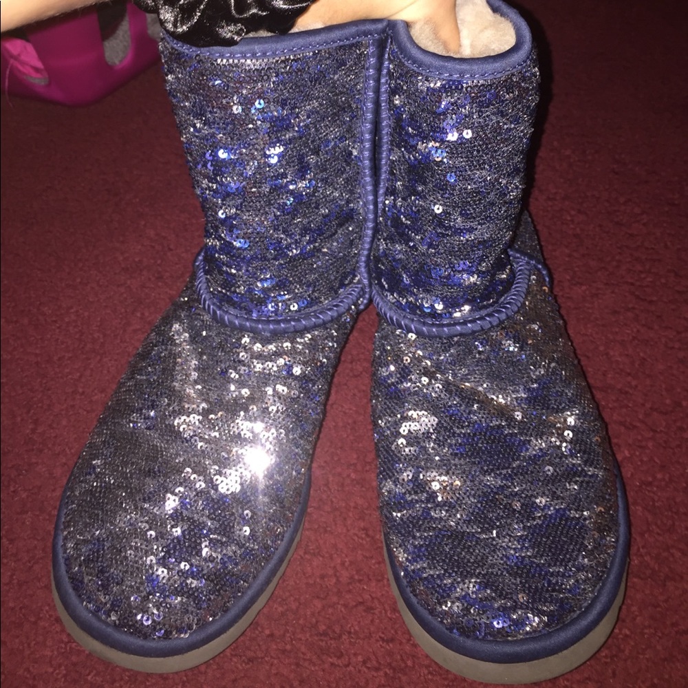 NEEDS TO GO NOWWWW!!!! Uggs