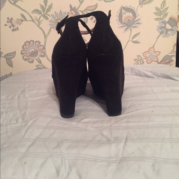 Steve Madden black wedges - Picture 3 of 4