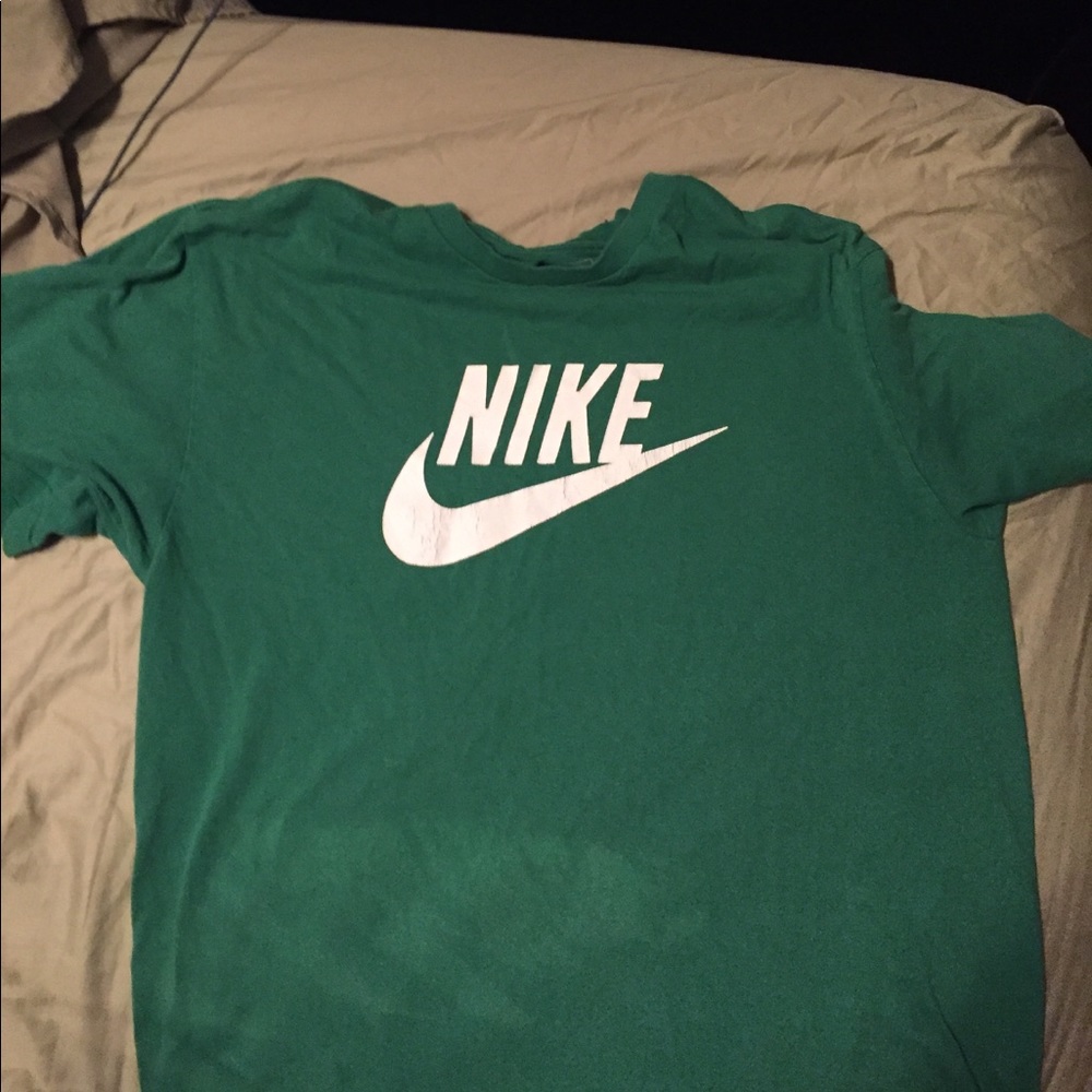 Green Nike t shirt