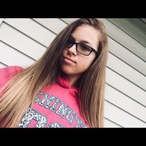 Meet your Posher, Amelia