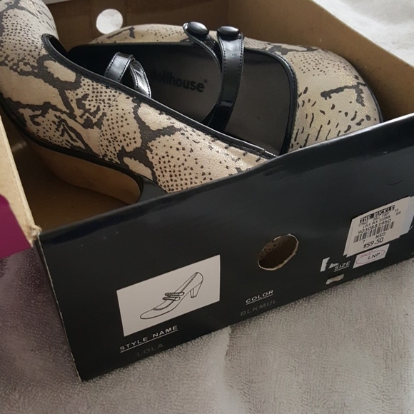 Dollhouse Snakeskin Heel - Picture 4 of 4