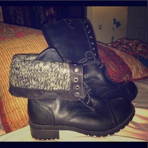 Fold-over combat boots