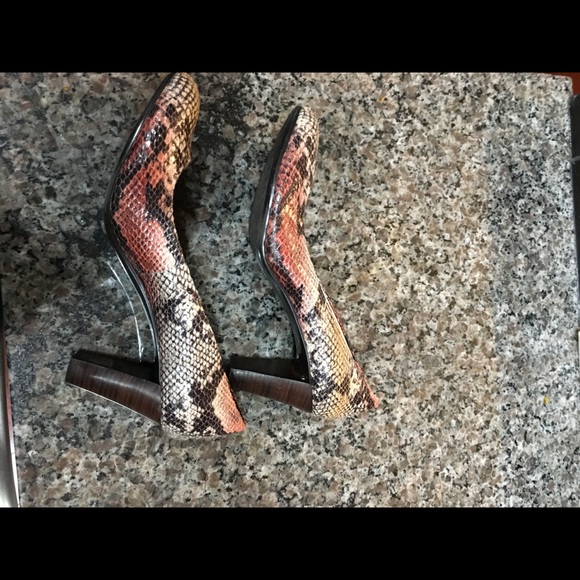 Calvin Klein snakeskin heels size 10 - Picture 3 of 4