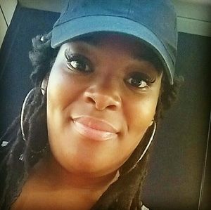 Meet your Posher, Latonya