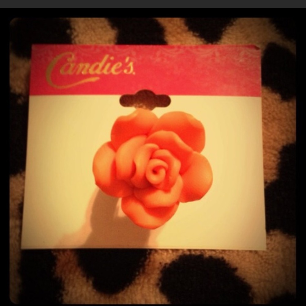 Candies floral ring