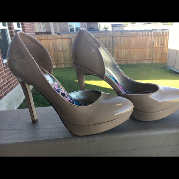 Madden Girl Nude Patent Leather Platform Pump - Picture 8 of 8