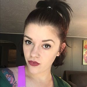 Meet your Posher, Carli