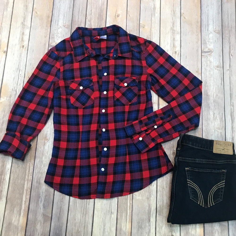 🎉♥️New Years Sale! ♥️🎉 Cute Plaid Top!