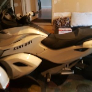 Meet your Posher, Beverly