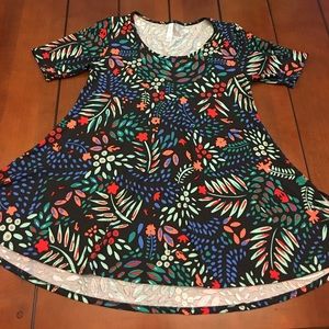 Lularoe Perfect shirt xs