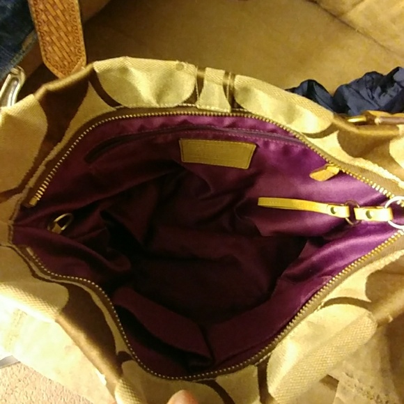 Tan Carly Coach purse - Picture 6 of 7