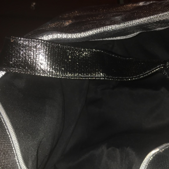 Brand new VS Weekender bag - Picture 2 of 3