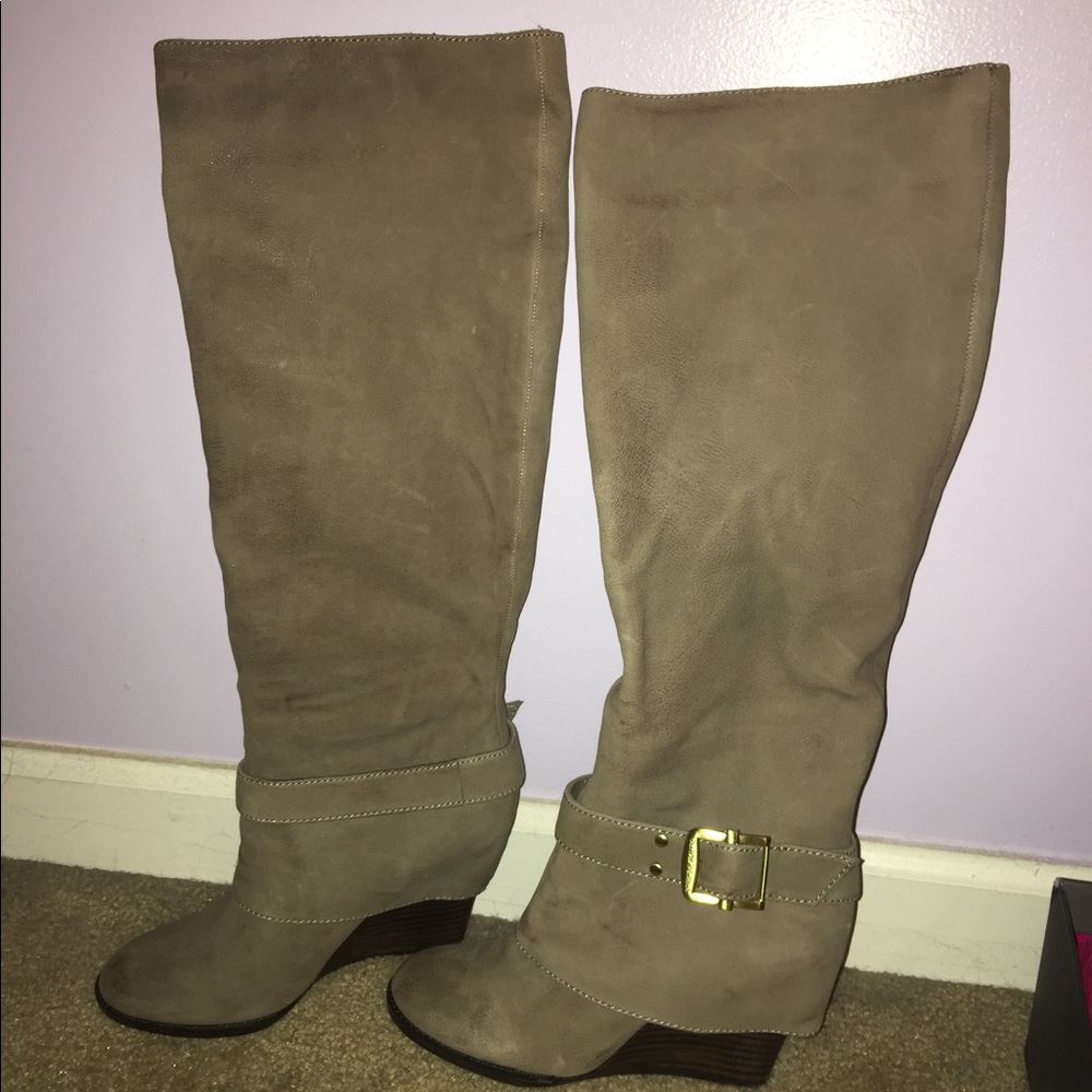 Heeled boots