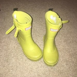 Girls hunter boots. Normal wear.