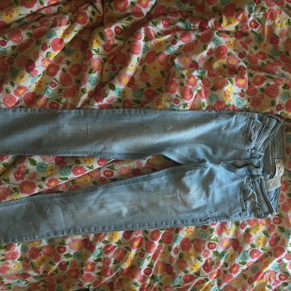 hollister light wash skinny jeans - Picture 2 of 2