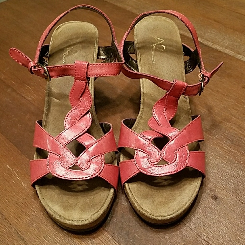 Coral Wedges by AEROSOLES